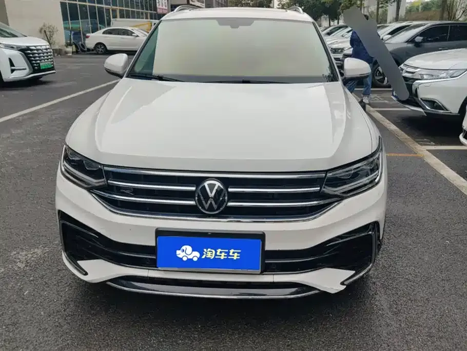 Volkswagen Tiguan L — фото 2