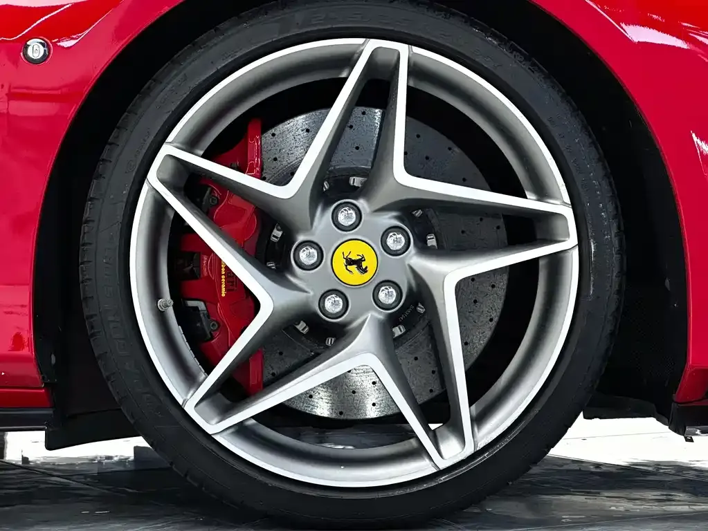 Ferrari F8 — фото 8