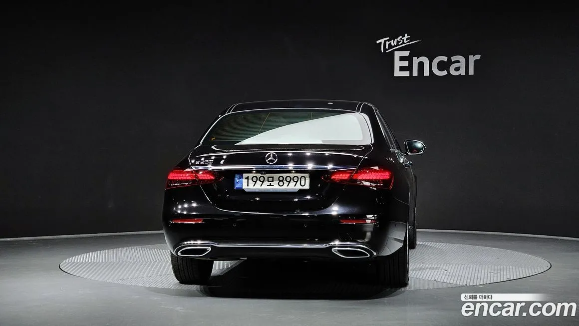 Mercedes-Benz E-Class — фото 4