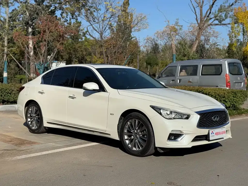Infiniti Q50L — фото 3