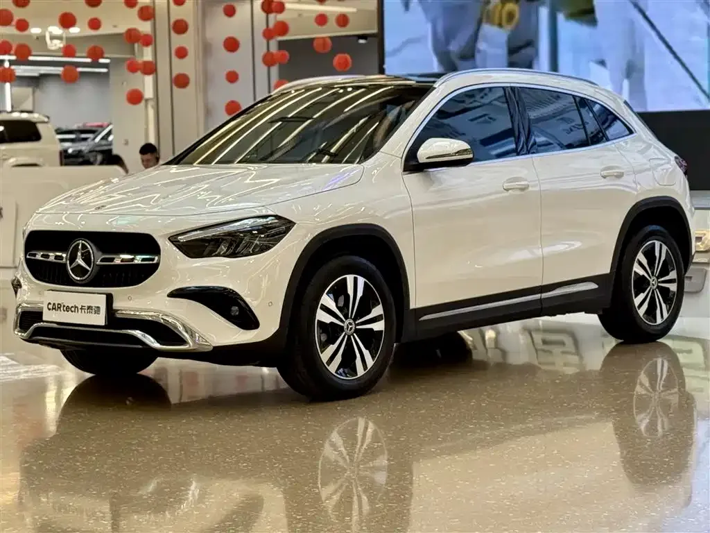 Mercedes-Benz GLA — фото 1