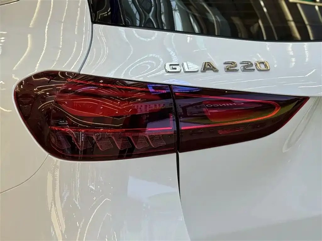 Mercedes-Benz GLA — фото 10