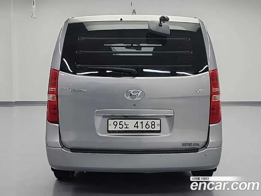 Hyundai Starex — фото 3