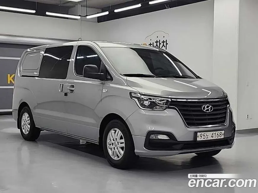 Hyundai Starex — фото 4