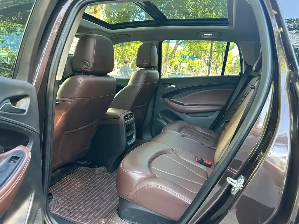 Buick Envision Plus — фото 8