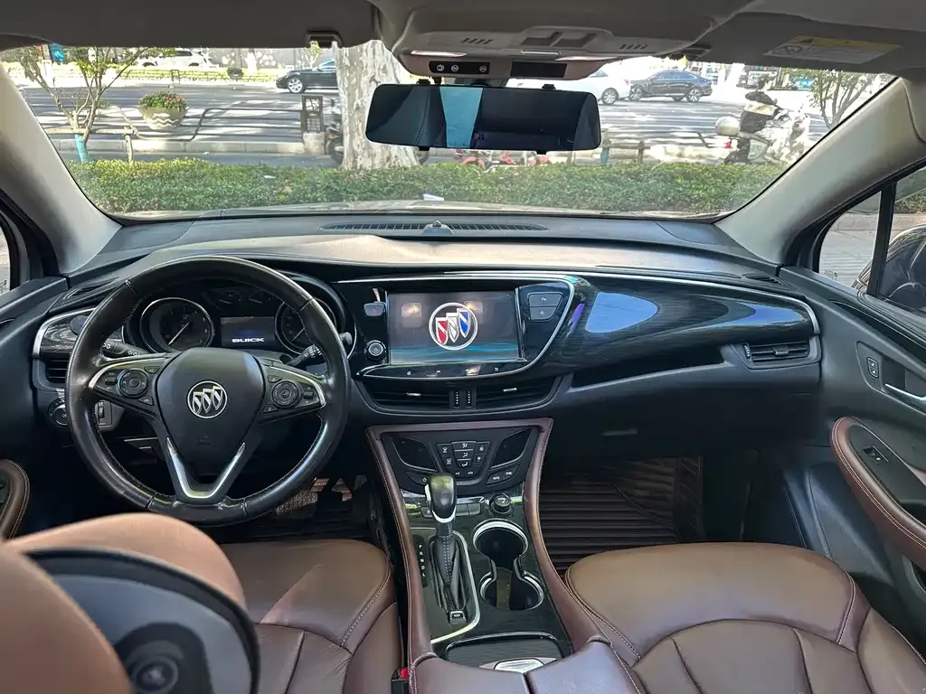 Buick Envision Plus — фото 9