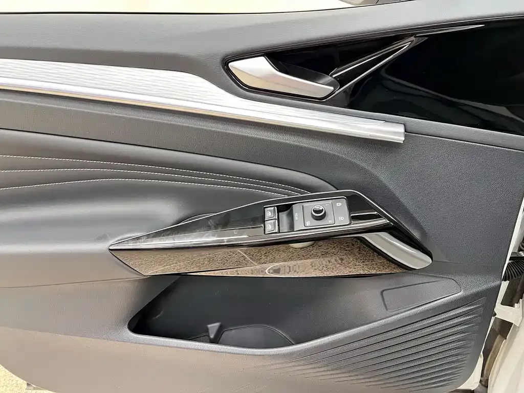 Volkswagen ID.4 Crozz — фото 10
