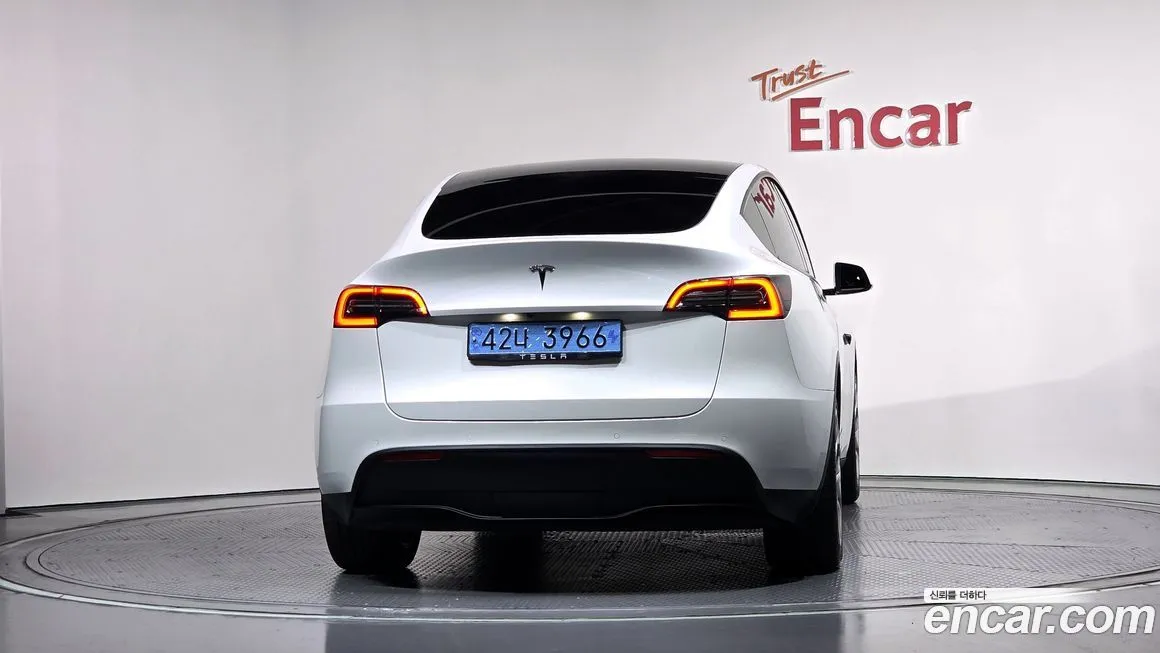 Tesla Model Y — фото 4