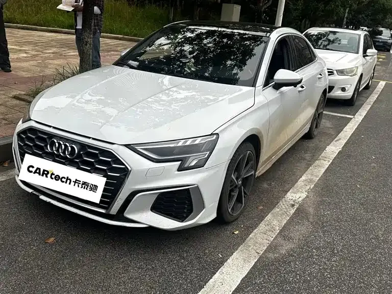 Audi A3 — фото 1