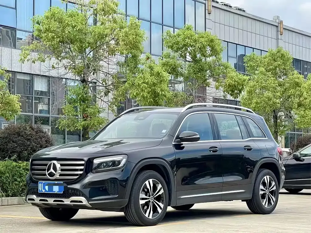 Mercedes-Benz GLB — фото 1