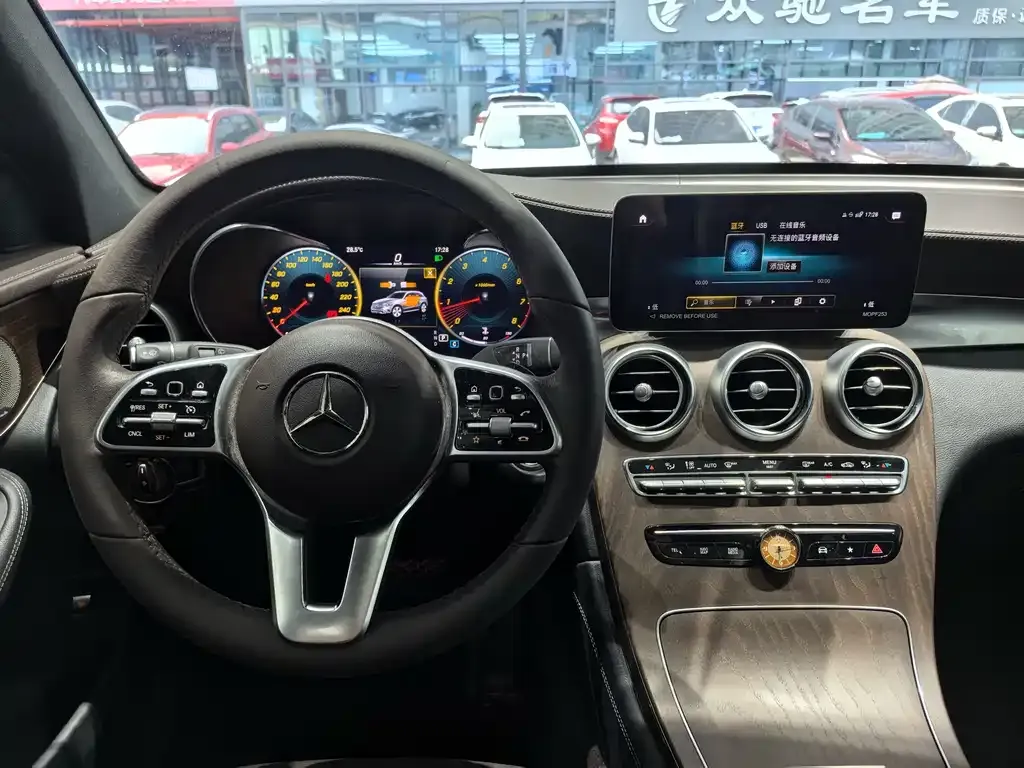 Mercedes-Benz GLC — фото 10