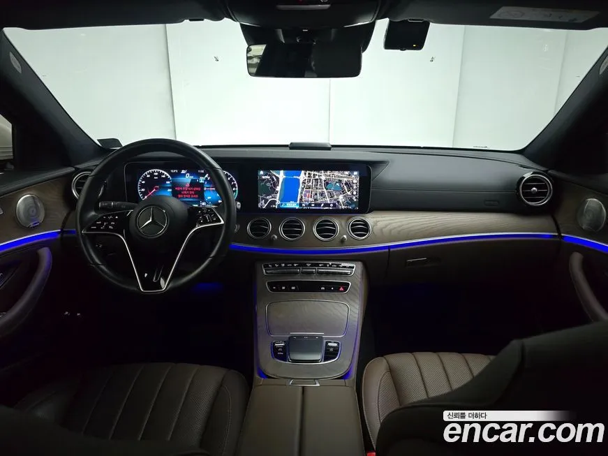 Mercedes-Benz E-Class — фото 7