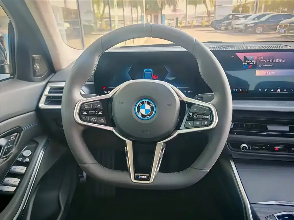 BMW i3 — фото 9