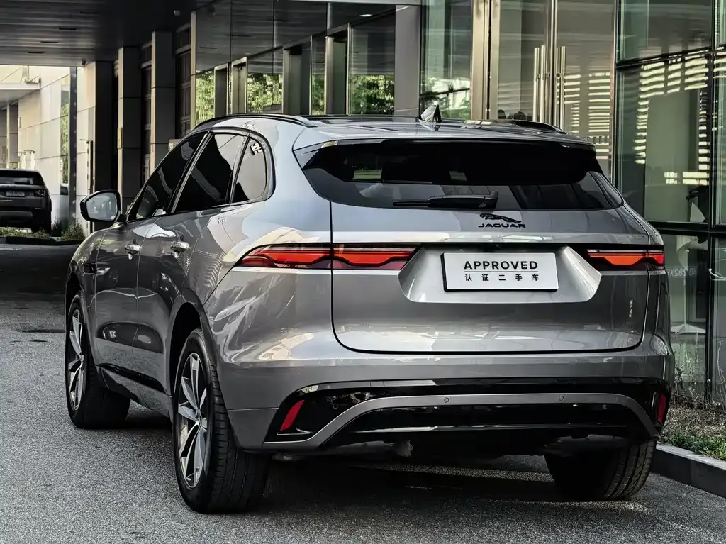Jaguar F-PACE — фото 5