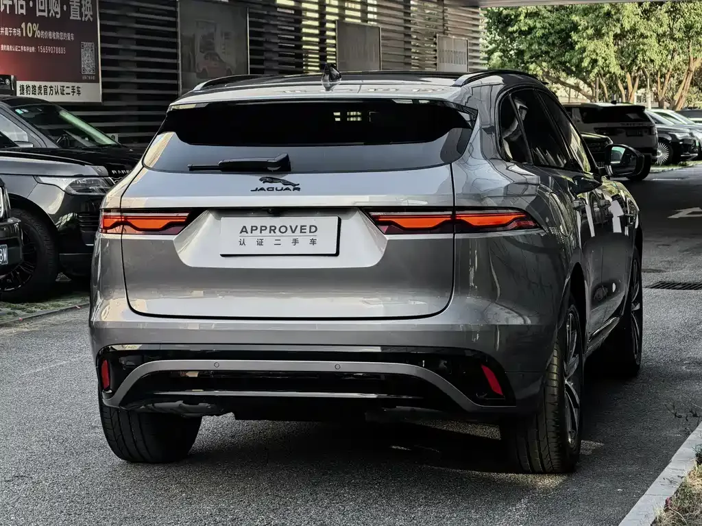 Jaguar F-PACE — фото 6