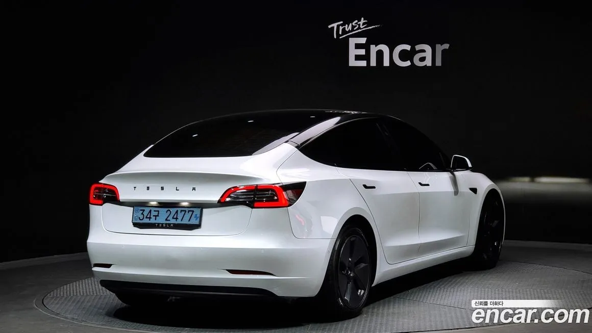 Tesla Model 3 — фото 2