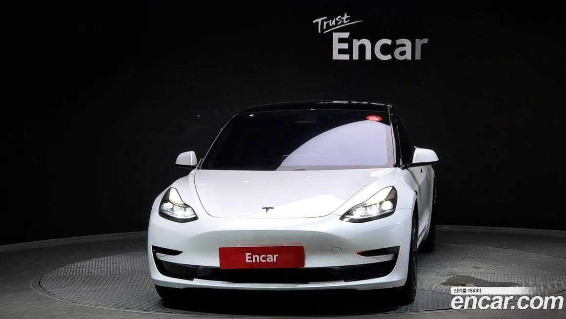Tesla Model 3 — фото 3
