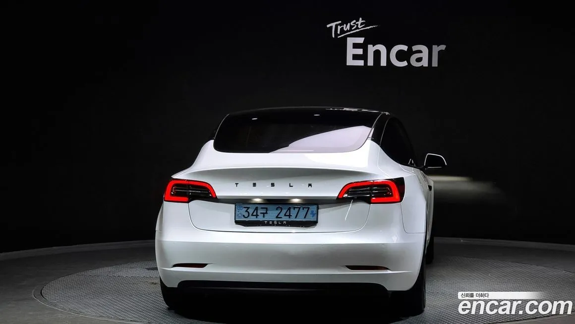 Tesla Model 3 — фото 4