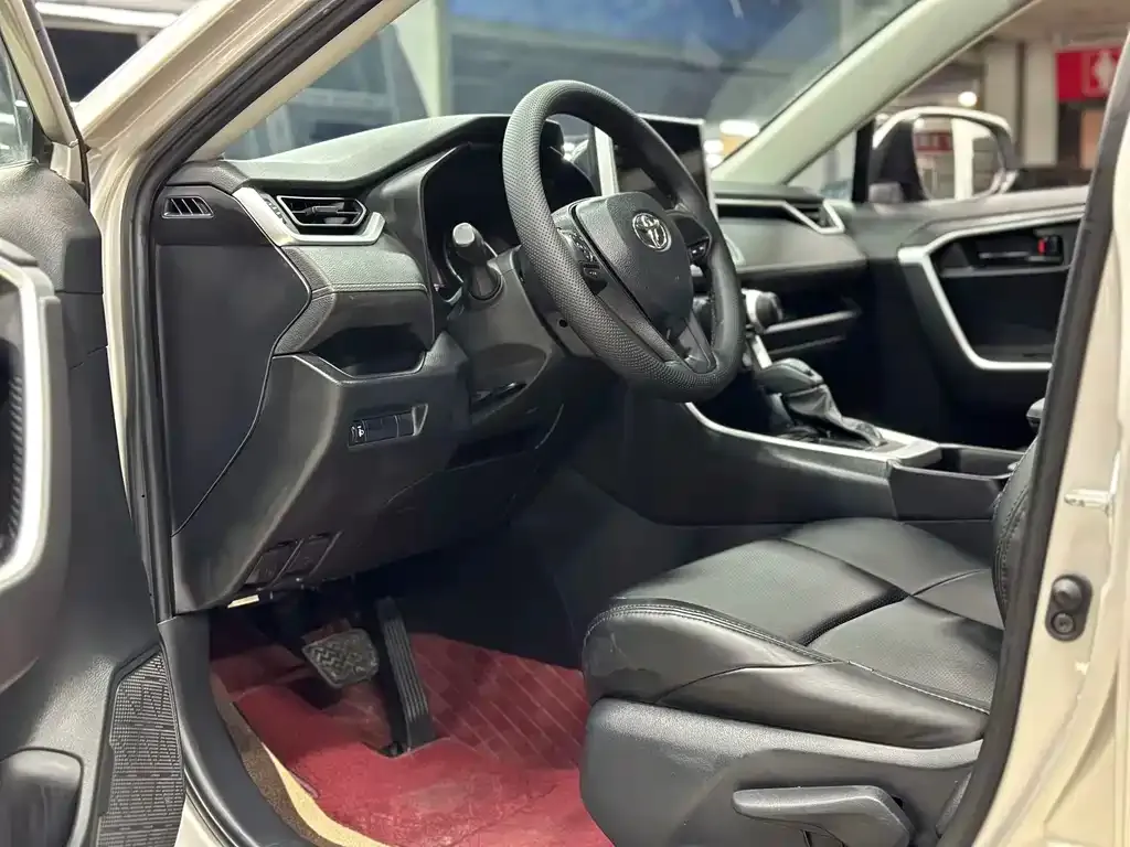 Toyota Wildlander — фото 10