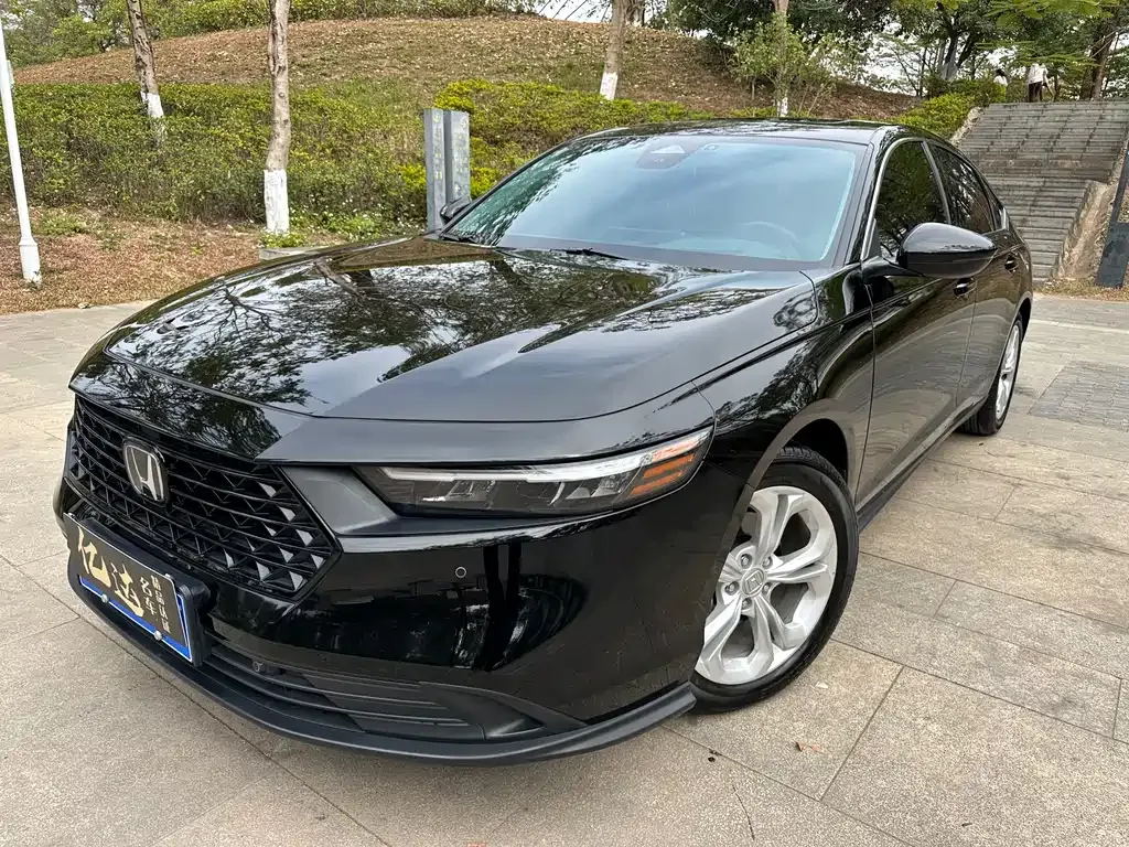 Honda Accord — фото 1
