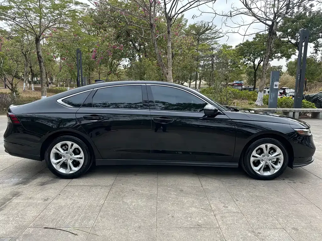Honda Accord — фото 10