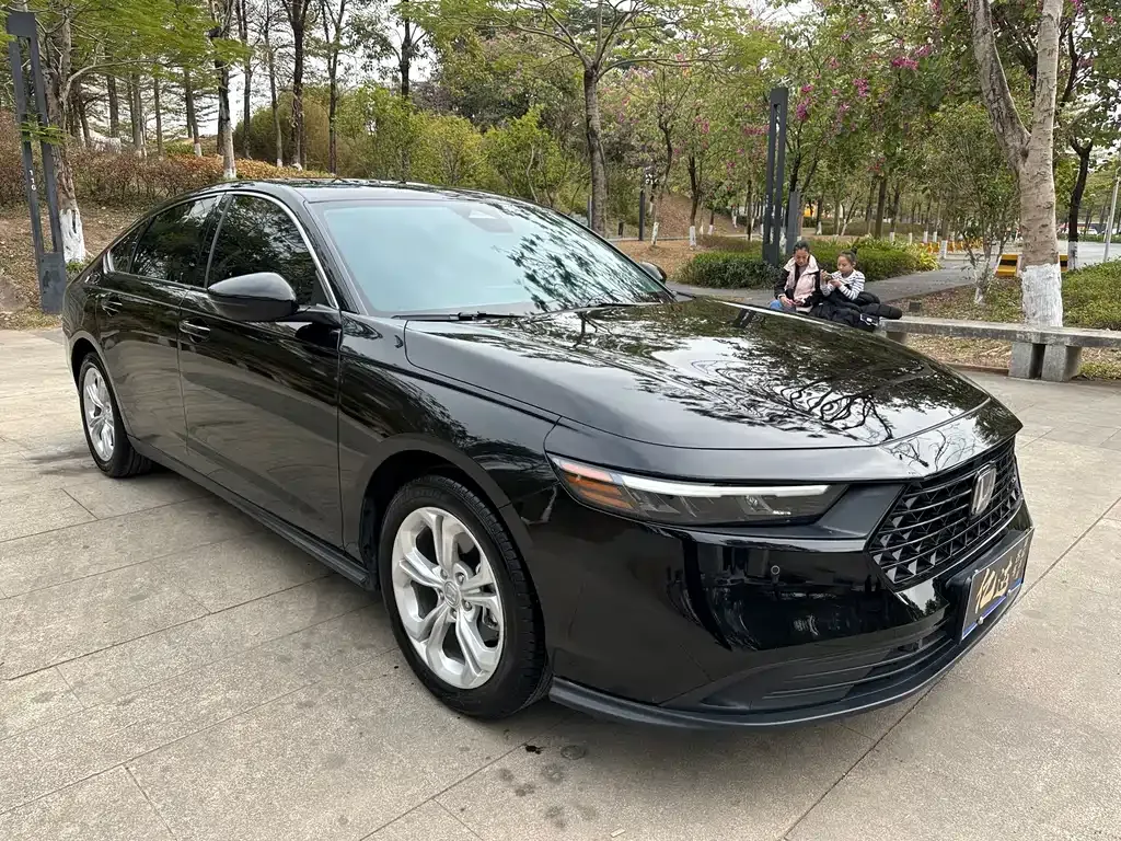 Honda Accord — фото 8