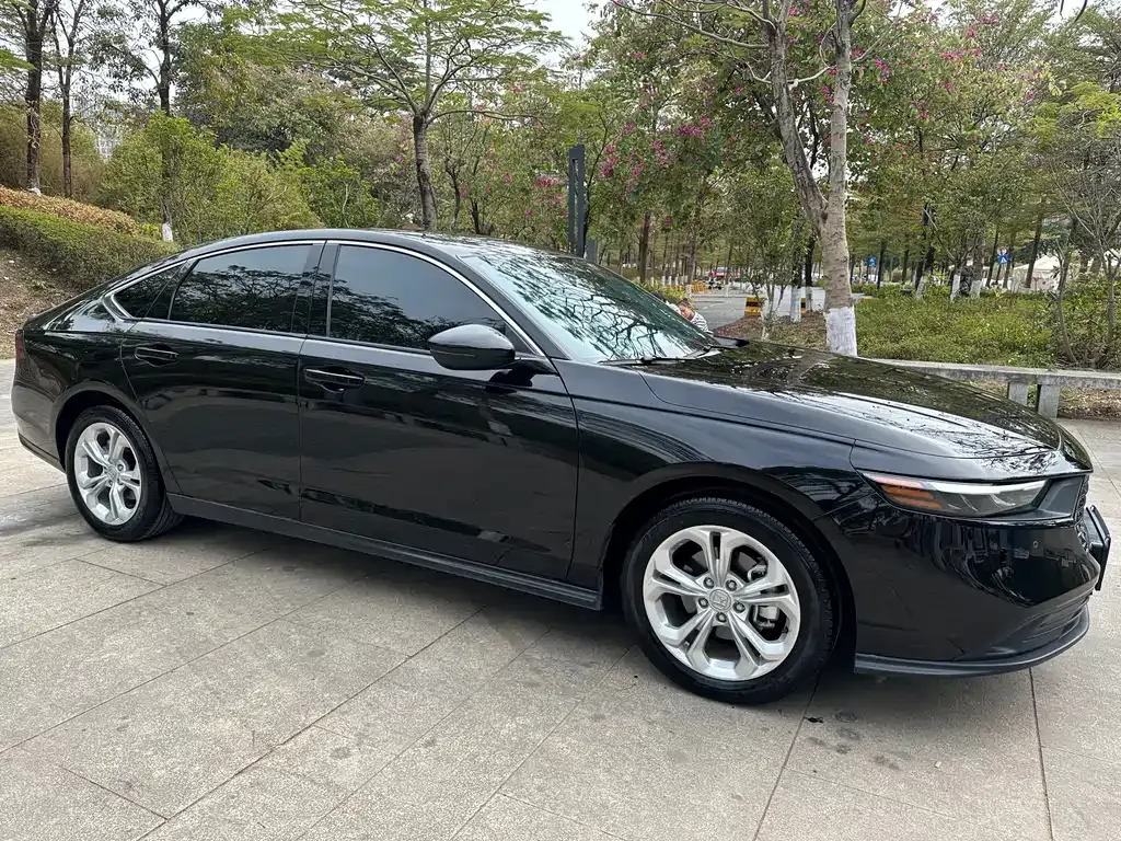 Honda Accord — фото 9