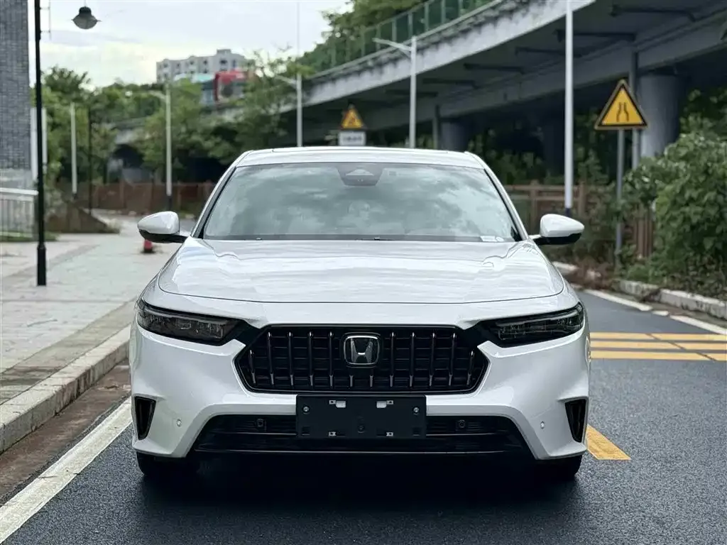 Honda Inspire — фото 1