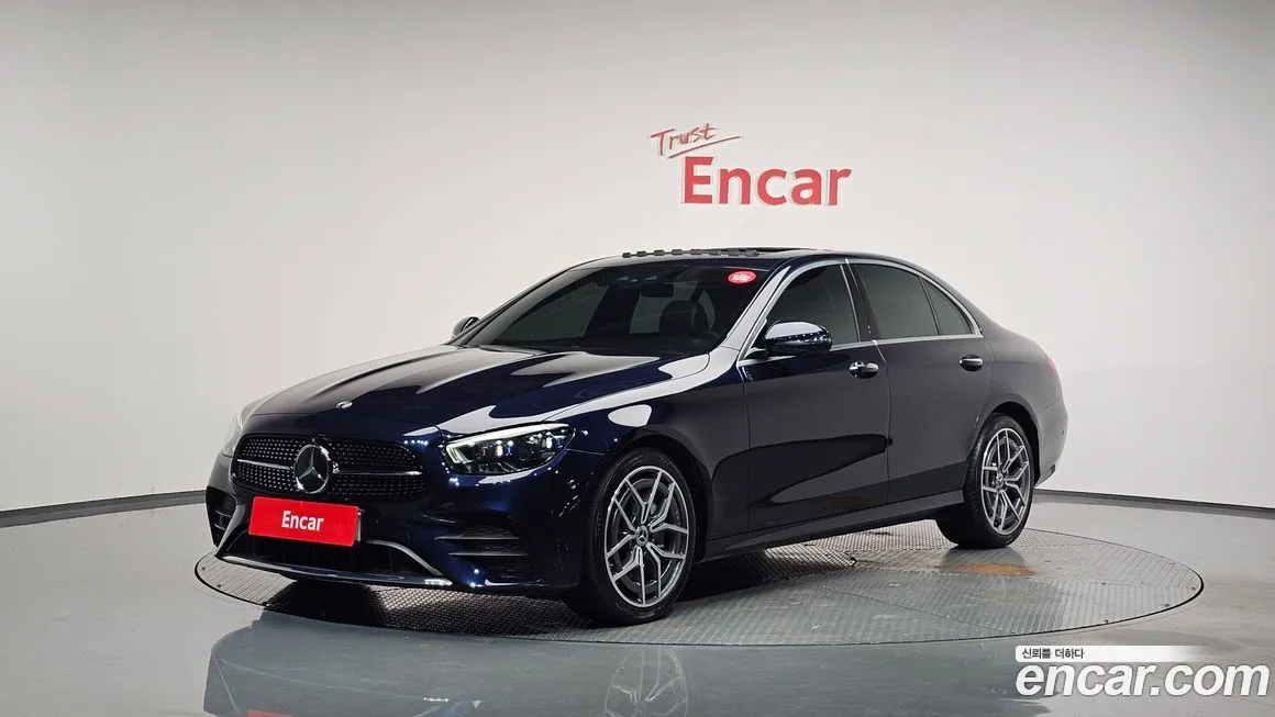 Mercedes-Benz E-Class — фото 1