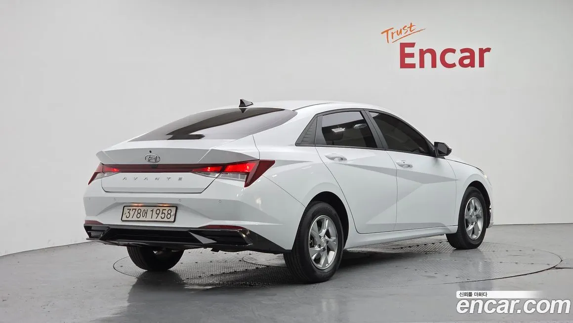 Hyundai AVANTE — фото 2
