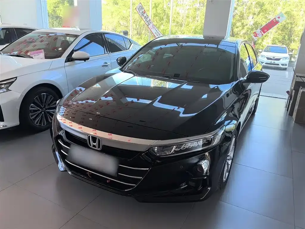 Honda Accord — фото 1