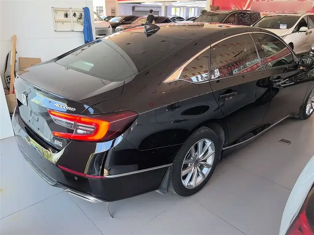 Honda Accord — фото 5