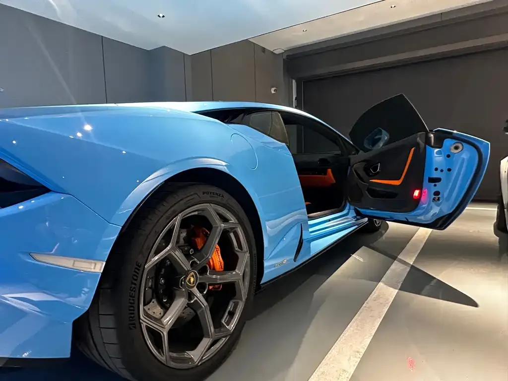 Lamborghini Huracan — фото 9