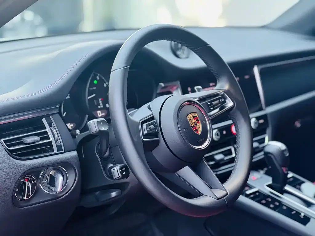 Porsche Macan — фото 8