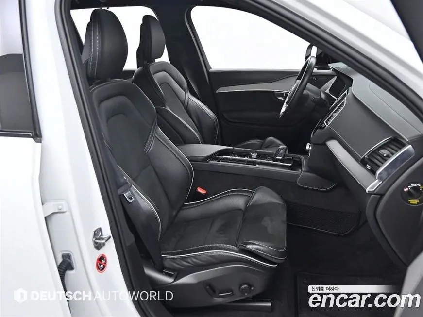 Volvo XC90 — фото 10