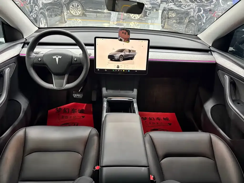 Tesla Model Y — фото 8