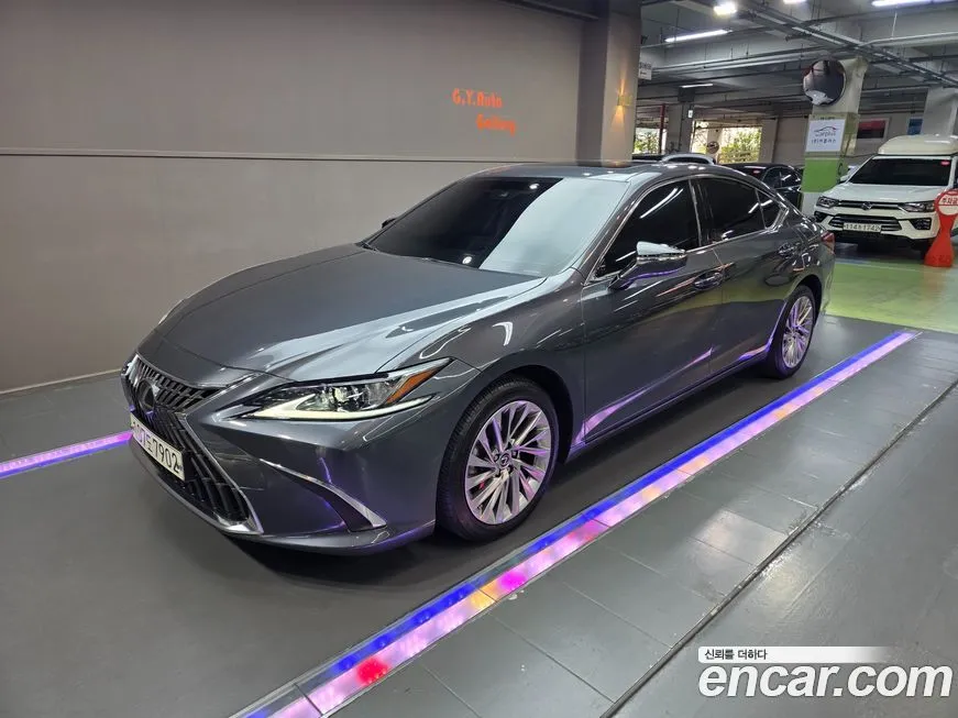 Lexus ES — фото 1
