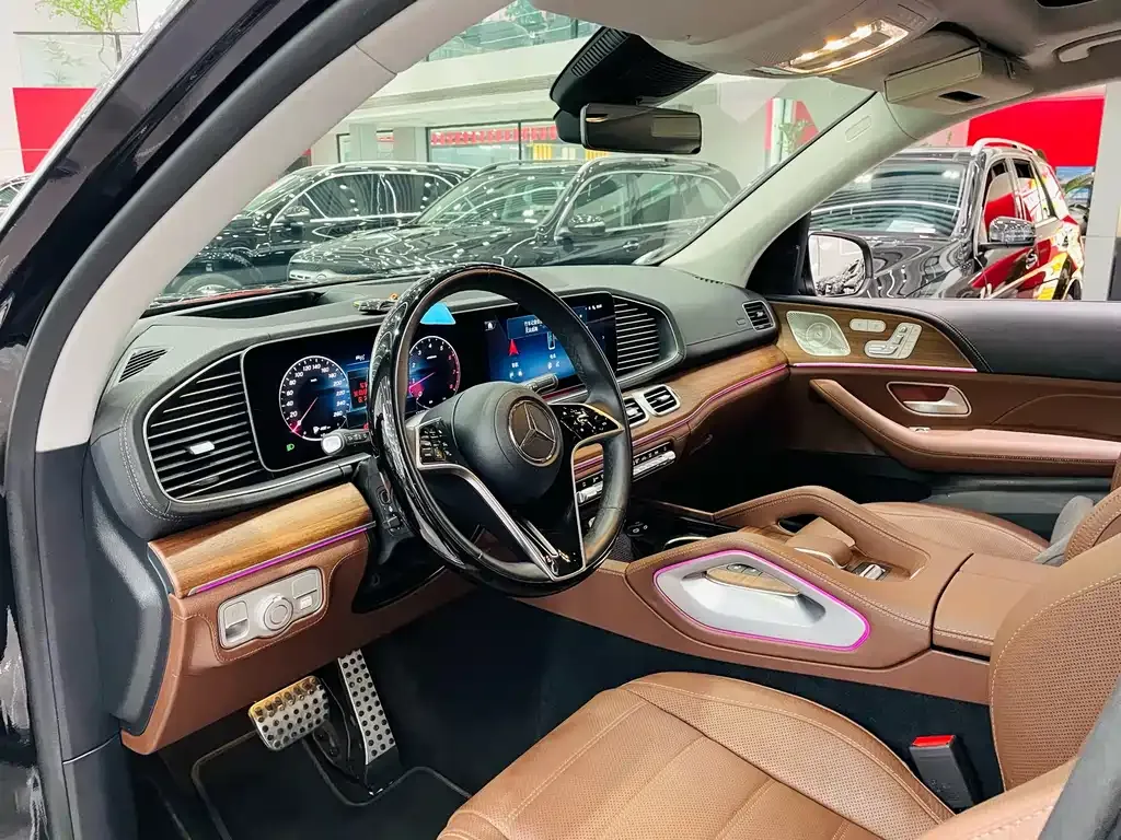 Mercedes-Benz GLS — фото 10