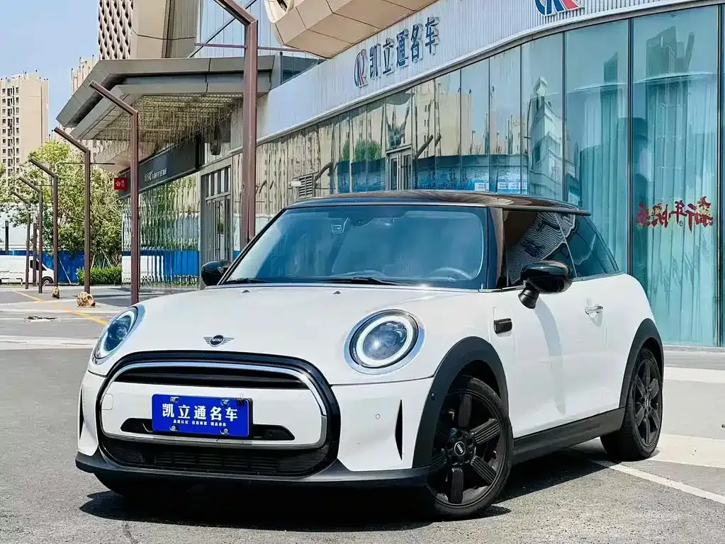 MINI Cooper (3-door) — фото 1