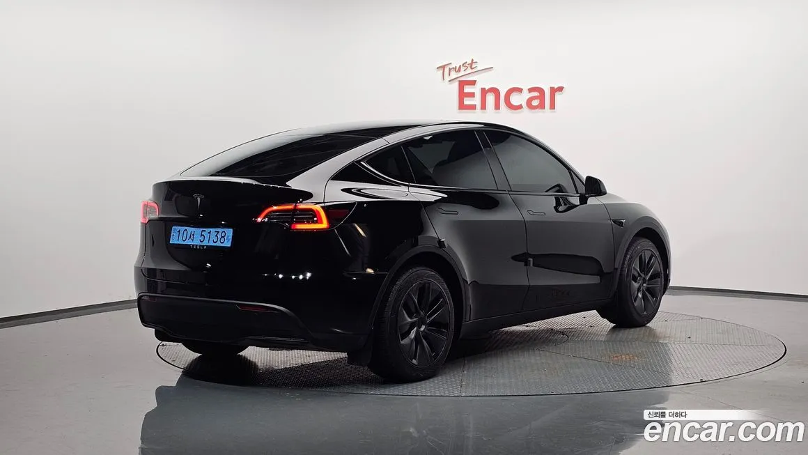Tesla Model Y — фото 2