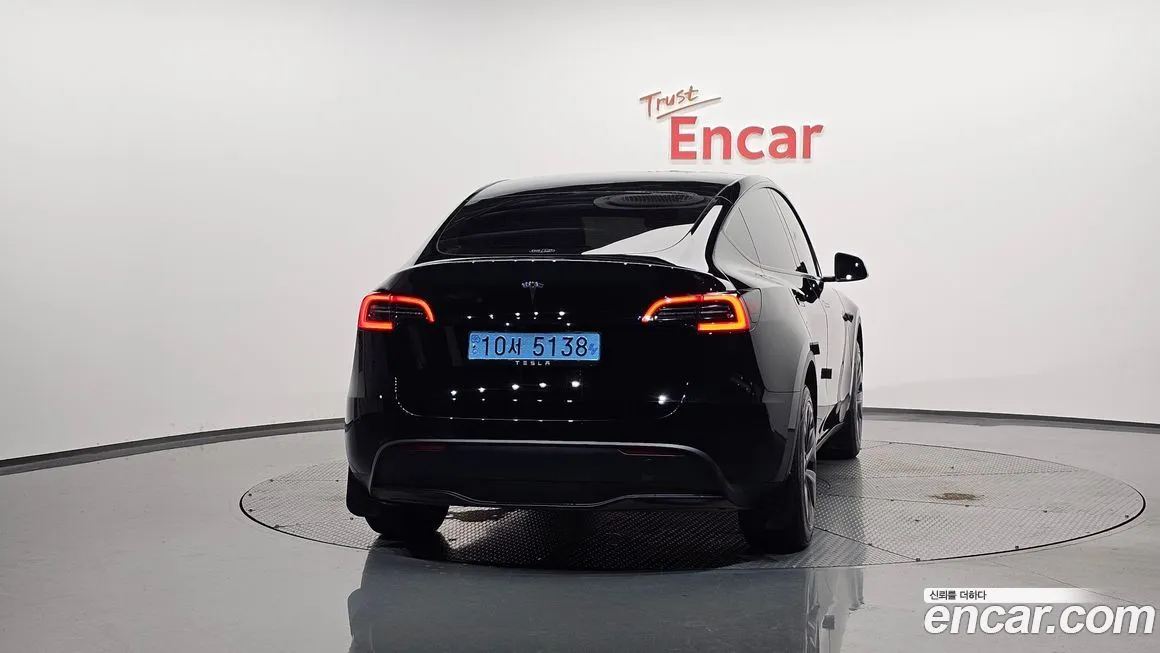 Tesla Model Y — фото 4