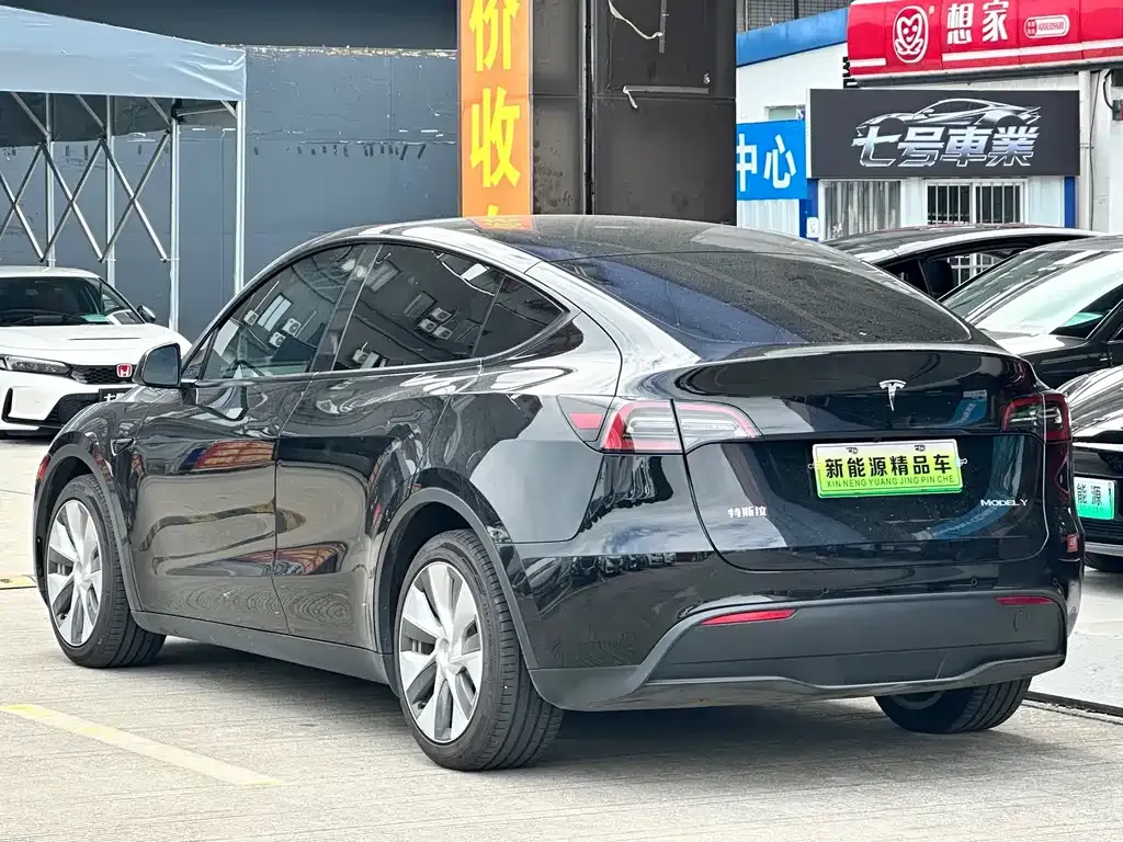 Tesla Model Y — фото 4