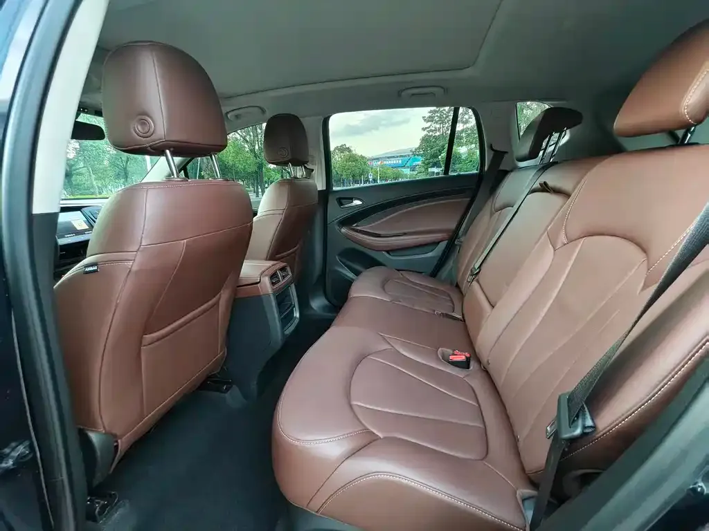 Buick Envision Plus — фото 5