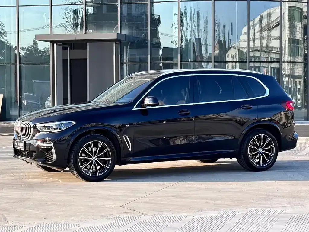 BMW X5 — фото 1