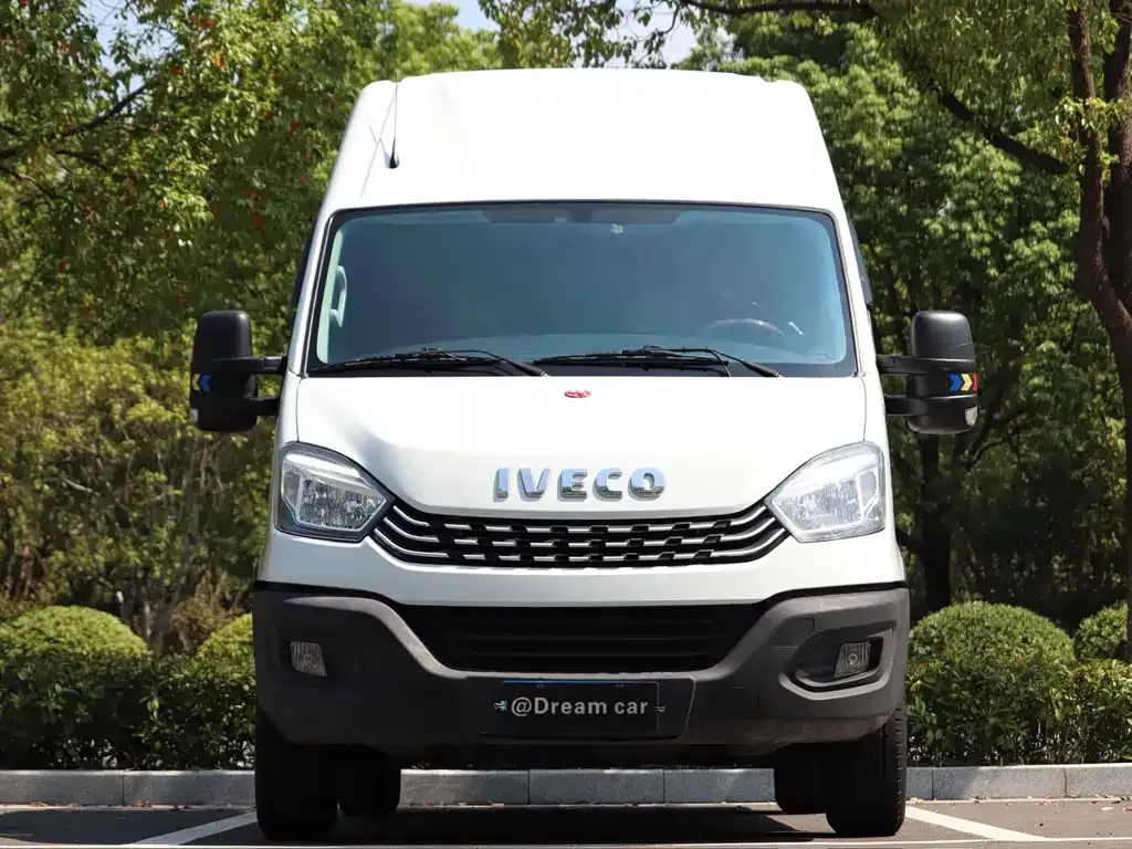 IVECO Ousheng — фото 2