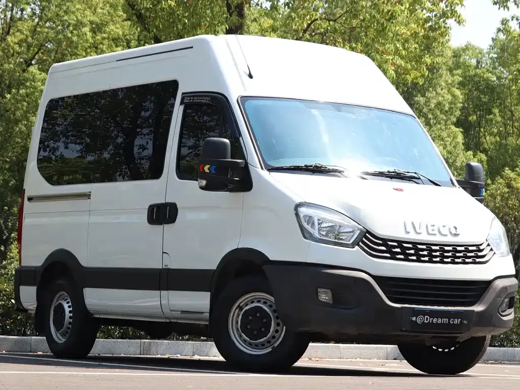 IVECO Ousheng — фото 3