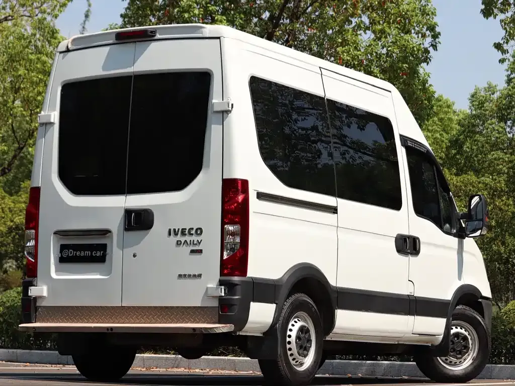IVECO Ousheng — фото 4