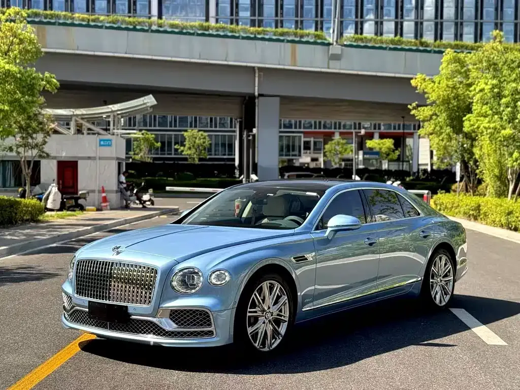 Bentley Flying Spur PHEV — фото 2