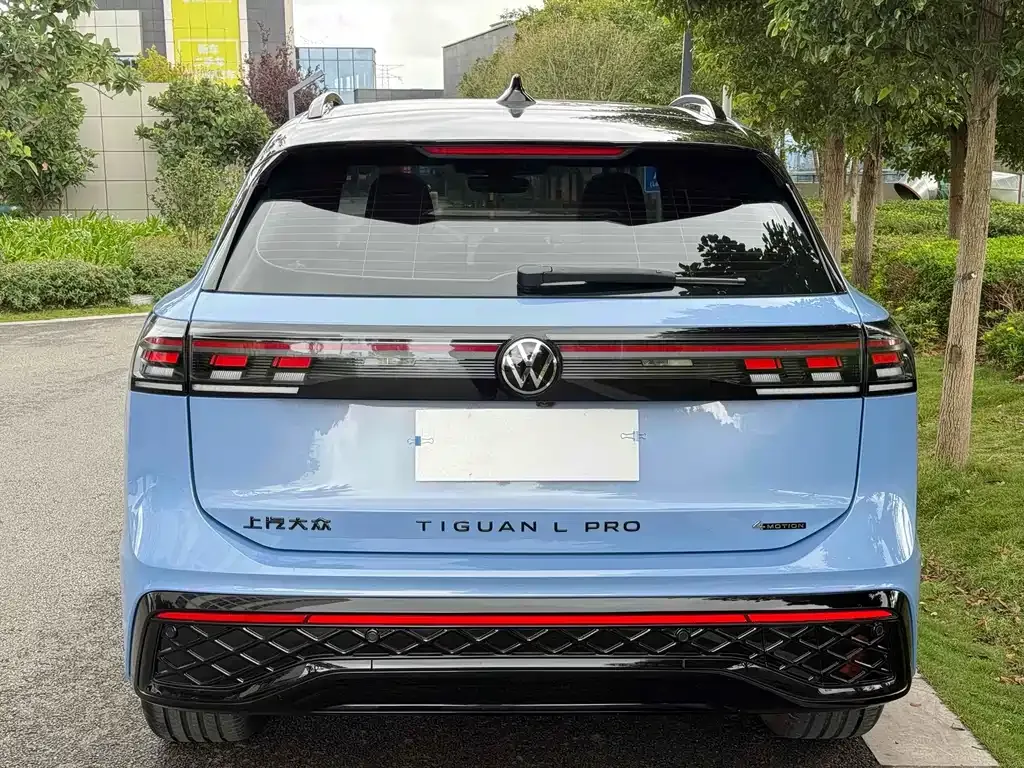 Volkswagen Tiguan L — фото 3