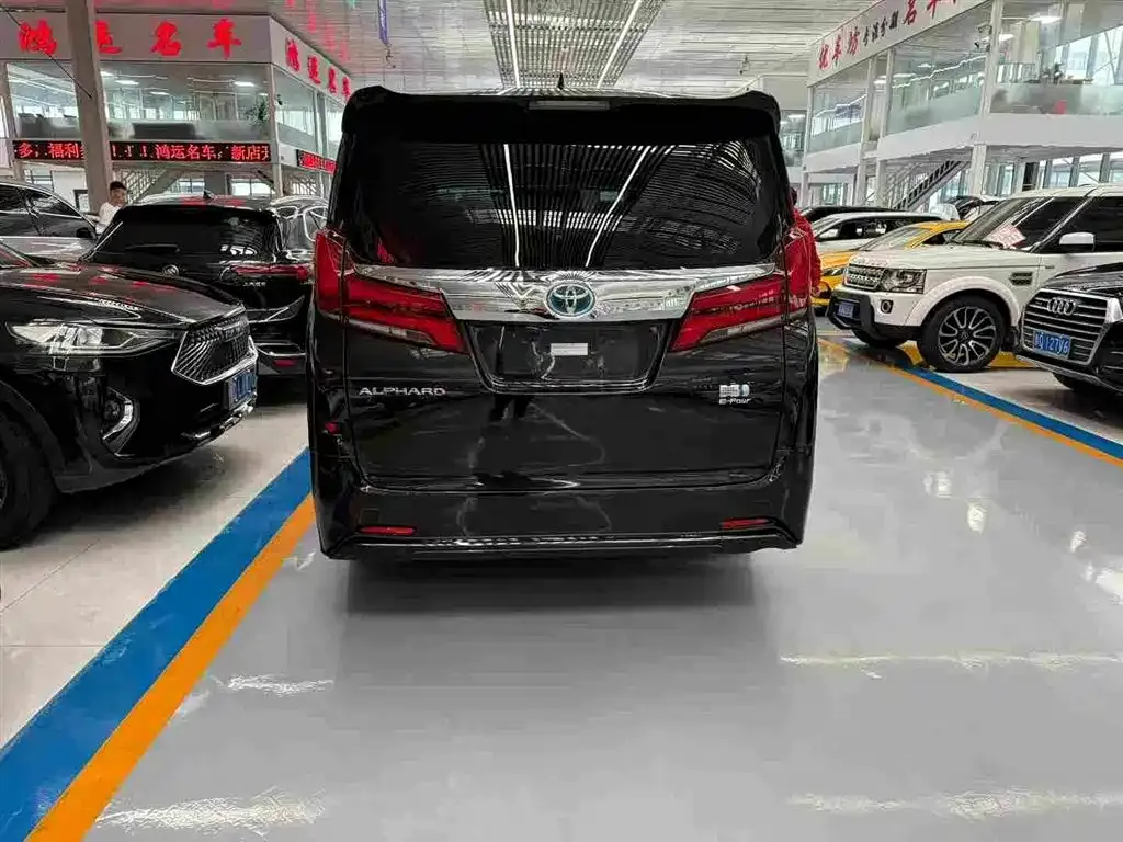 Toyota Alphard — фото 6